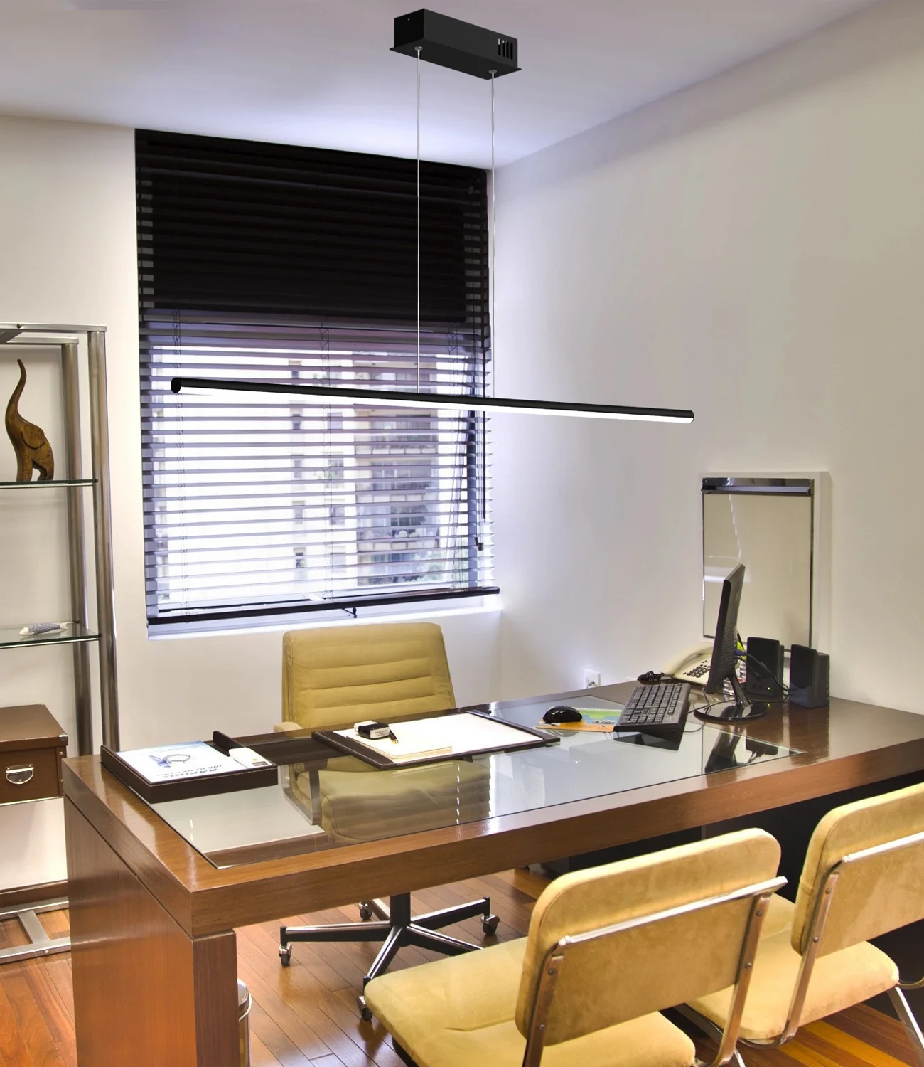 Minimalistische LED Lampe Led Line 100 cm – ideal fürs moderne Büro. Jetzt zur Produktseite