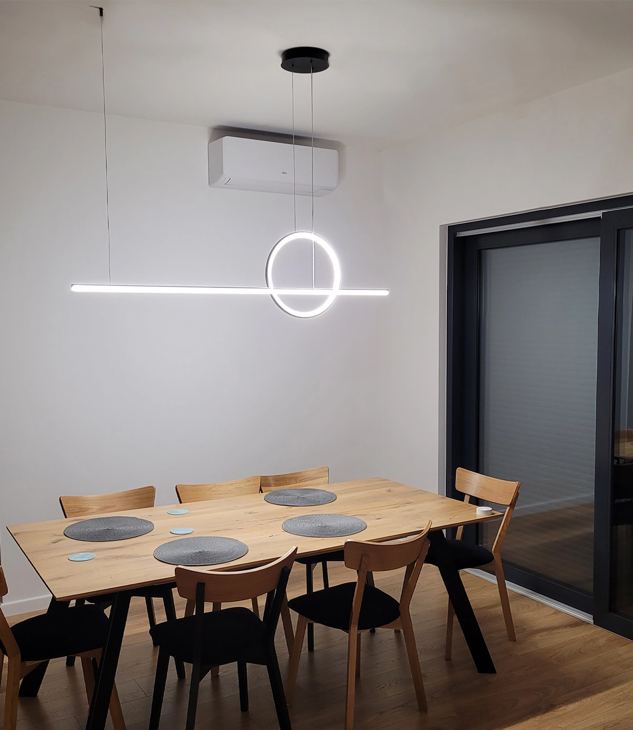 Schwarze LED Geometrik Lampe für Ihr Esszimmer – jetzt ansehen