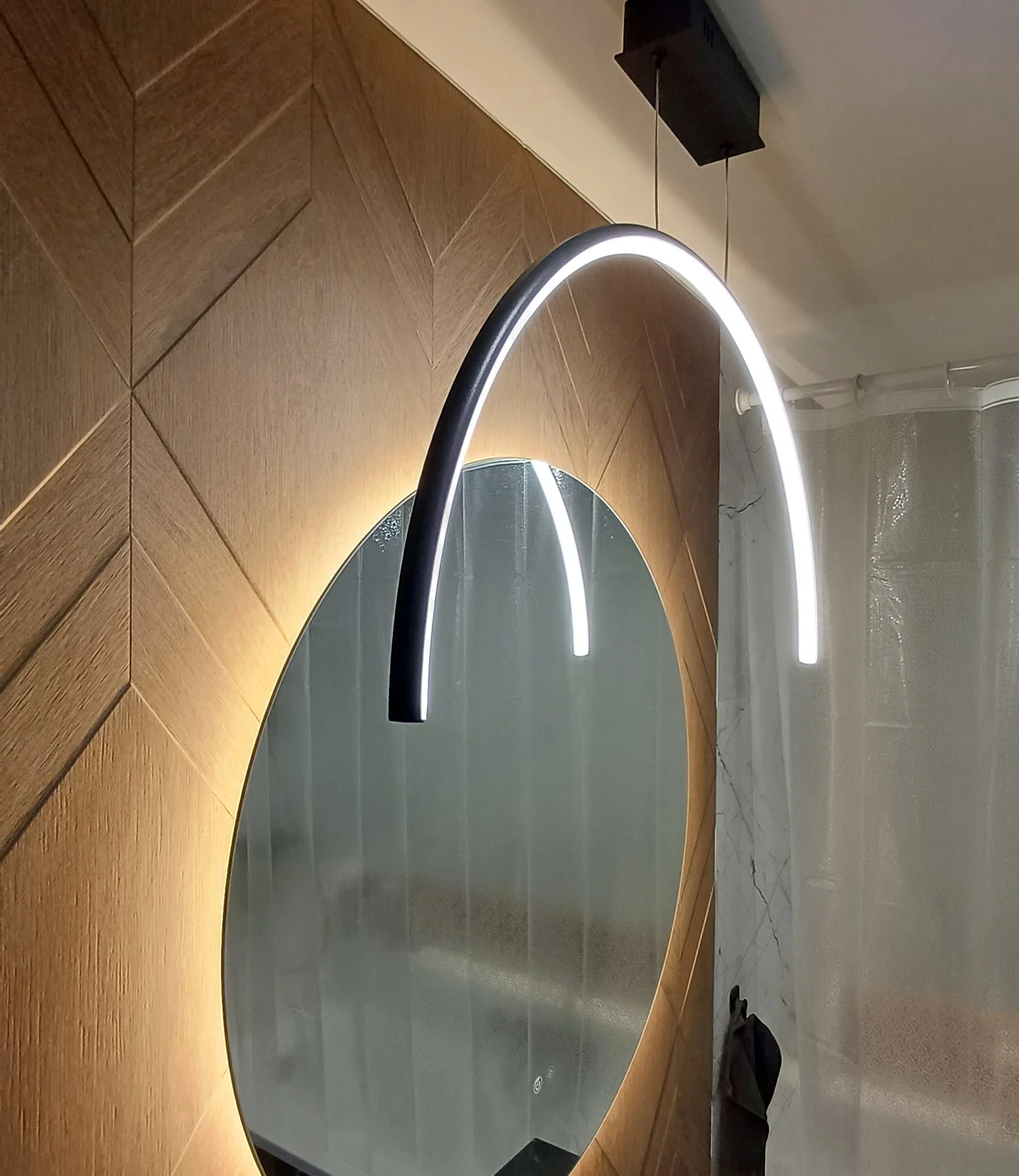 Graphitfarbene LED Lampe Moon No.2 A – perfekte Spiegelleuchte fürs Badezimmer. Jetzt zur Lampe