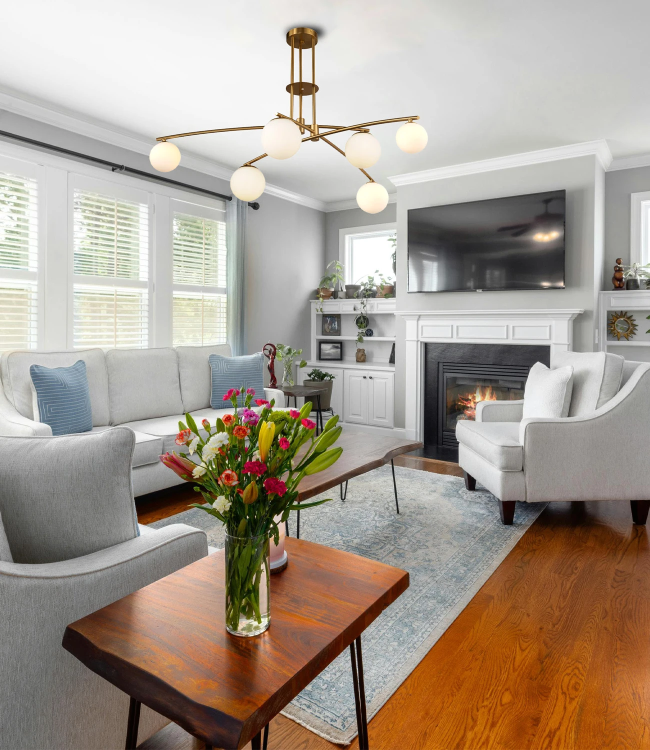 Goldene LED Deckenleuchte Lunaris 6 mit drei Armen