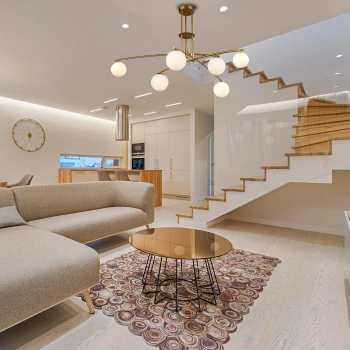 Elegante goldene Deckenleuchte Lunaris 6 für moderne Innenräume