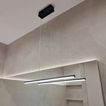 Moderne LED-Pendelleuchte Line 80 cm Schwarz 3000K LEDesign