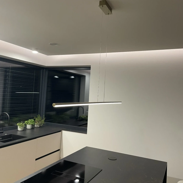 Moderne LED-Pendelleuchte LINE 100 cm Gold 4000K mit Fernbedienung LEDesign