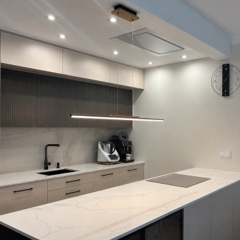 LED LINE Hängeleuchte 100 cm schwarz mit Eiche, 4K neutral LEDesign