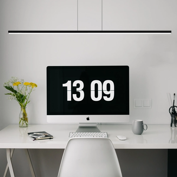 Moderne LED-Pendelleuchte Line 150 cm Schwarz 4000K LEDesign