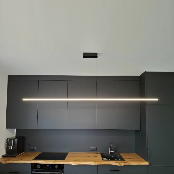 Moderne LED-Pendelleuchte Line 150 cm Schwarz 3000K LEDesign